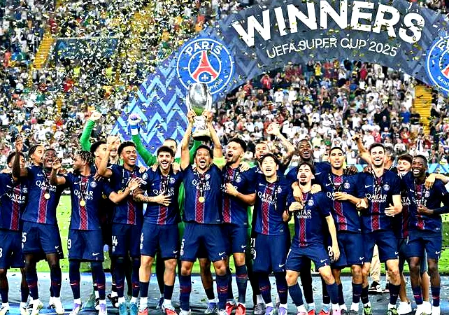 6月12日, 维蒂尼亚获 FIFPRO 世界最佳 11 人殊荣，闪耀 2024/25 赛季